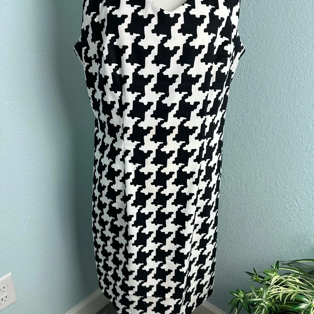 Alyx Size 16 Black & White Houndstooth Sheath Dress Sleeveless V-Neck Zip Back - Picture 6 of 10